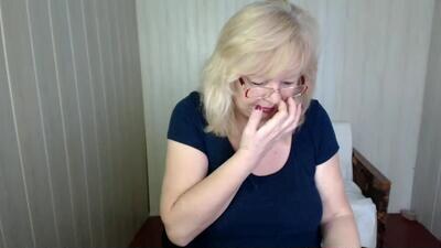 evelynloveshy public webcam profile photo 3
