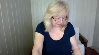 evelynloveshy public webcam profile photo 4