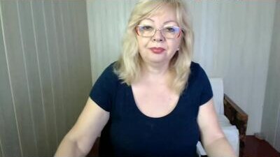 evelynloveshy public webcam profile photo 10