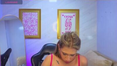 evy_lux_v public webcam profile photo 7