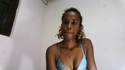 fallinah01 public webcam profile photo 2