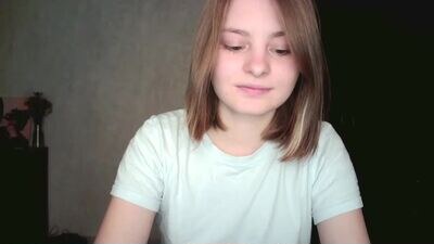 fay_kiss public webcam profile photo 2