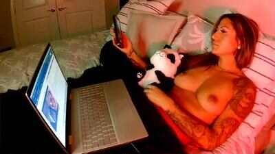 flobella public webcam profile photo 2