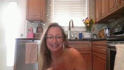 forevermilfxoxo public webcam profile photo 10