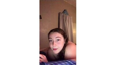 foxyred63 public webcam profile photo 6