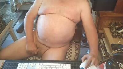 free_amos public webcam profile photo 4