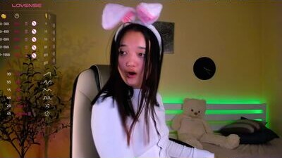 freyaraya public webcam profile photo 10