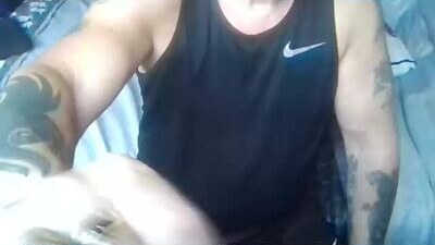 friskyneedsum public webcam profile photo 5