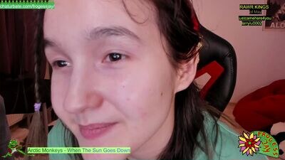 frogessjay public webcam profile photo 4