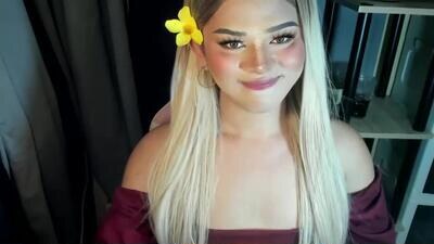 fuckdoll_rain public webcam profile photo 4