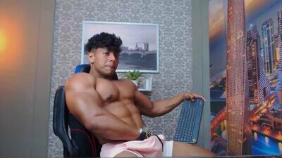 geek_muscle public webcam profile photo 2