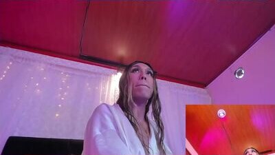 geraldinesuaan public webcam profile photo 7