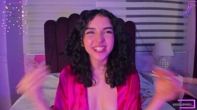 gigilove_ public webcam profile photo 3