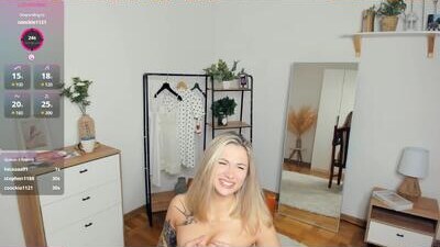 glossybabe_ public webcam profile photo 10