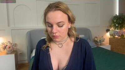 glow_margo public webcam profile photo 7
