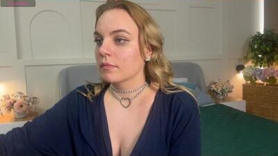 glow_margo public webcam profile photo 9