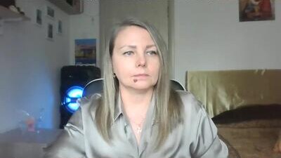 gold_585 public webcam profile photo 5