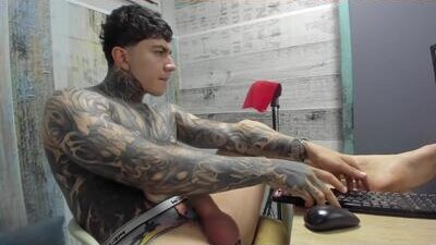 gury_tattoo public webcam profile photo 9