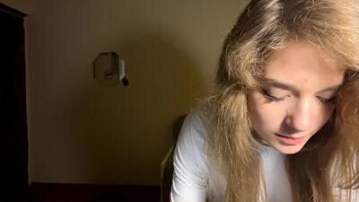 gwendolynharkey public webcam profile photo 2