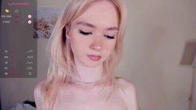 h0lyangel public webcam profile photo 2