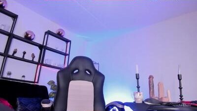 halley_ravenn public webcam profile photo 10