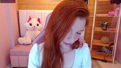 hally_a public webcam profile photo 2
