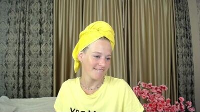 hannah_levis public webcam profile photo 3