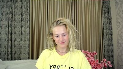 hannah_levis public webcam profile photo 5