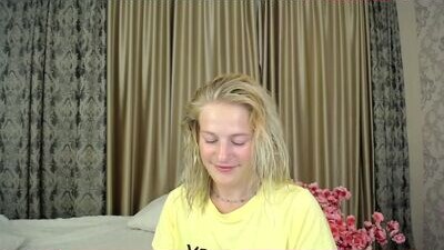 hannah_levis public webcam profile photo 6