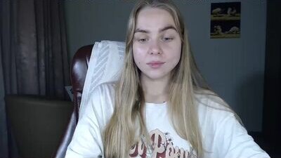 happy_fox_ public webcam profile photo 5