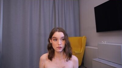 harrieteasley public webcam profile photo 9