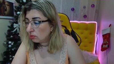 helenenigma public webcam profile photo 6