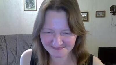helgacharming public webcam profile photo 4