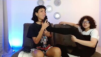 helia_n_amy public webcam profile photo 7