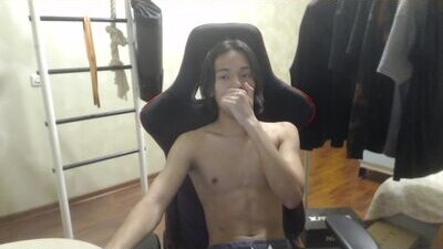 holayvng public webcam profile photo 5