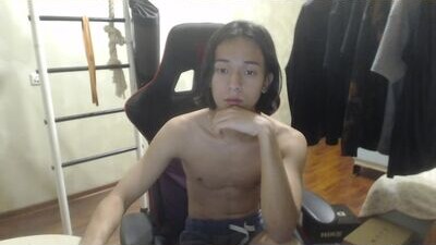 holayvng public webcam profile photo 6