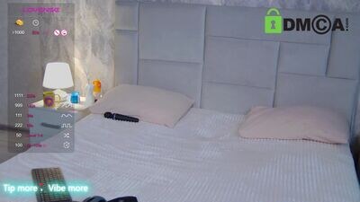 holl1would public webcam profile photo 5