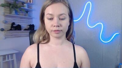 holly_bb95 public webcam profile photo 3
