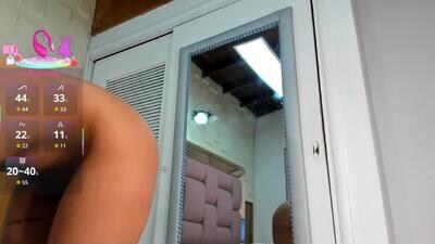 holly_nicole18 public webcam profile photo 4