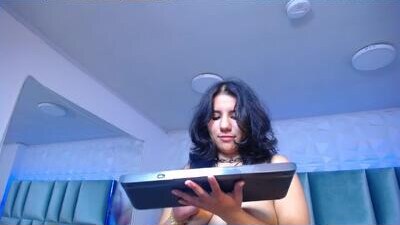 hollypeach_ public webcam profile photo 6
