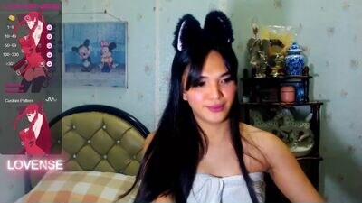 hollywoodbitch public webcam profile photo 2