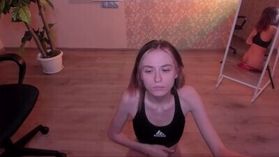 holymollylight public webcam profile photo 6
