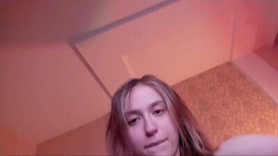 holymollylight public webcam profile photo 10