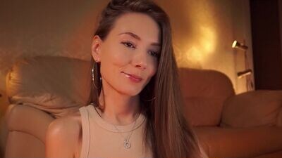 holyvivian public webcam profile photo 3