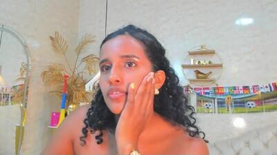 horny_curlss public webcam profile photo 3