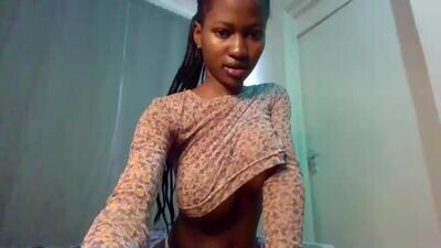 hotfalling706077 public webcam profile photo 2