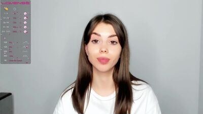 hottie_lola public webcam profile photo 4