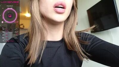 hottie_lola69 public webcam profile photo 4