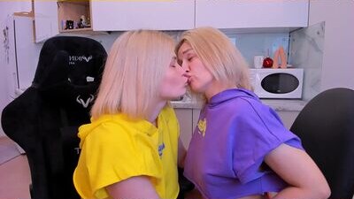 hottyblonds public webcam profile photo 5