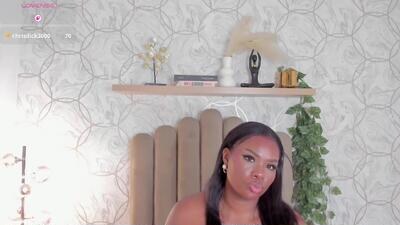 huge_boobs_ebony
